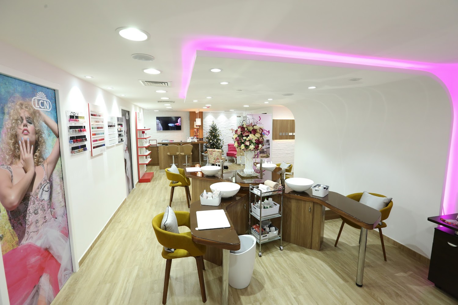 Viola Beauty Salon - Zone 1 - Abu Dhabi