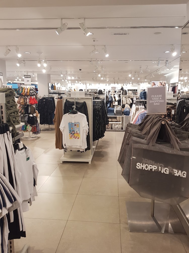 H&M - Al Hamra Village - Ras al Khaimah