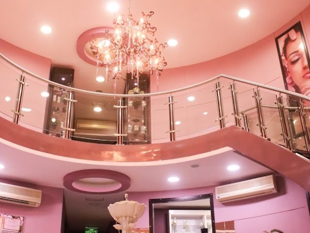 Radiance Beauty Center - Bawadi Mall -  - +971 3 784 0654