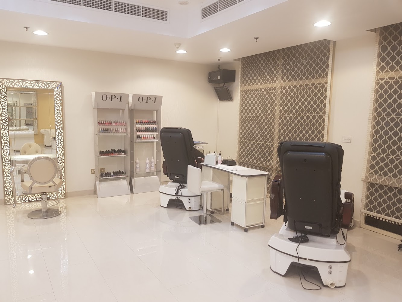 Pour Elle Beauty Lounge - Al Hamra Village - Ras al Khaimah