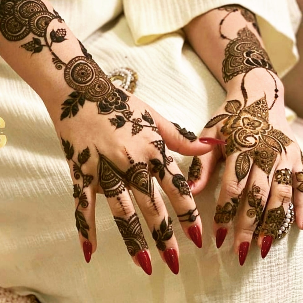 Magic Brush Beauty & Henna Salon - Zone 1 - Abu Dhabi