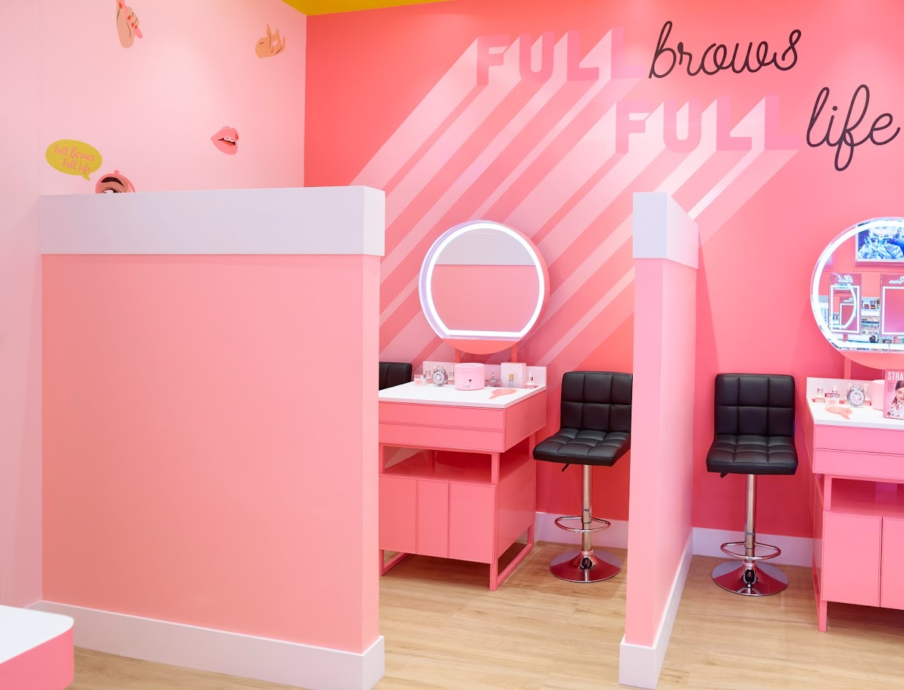 Benefit Cosmetics Brow Bar Lounge - Al Hamra Village - Ras al Khaimah
