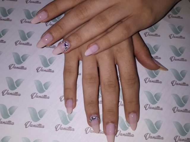 Vanillia Beauty Center -  - +971 56 287 3000