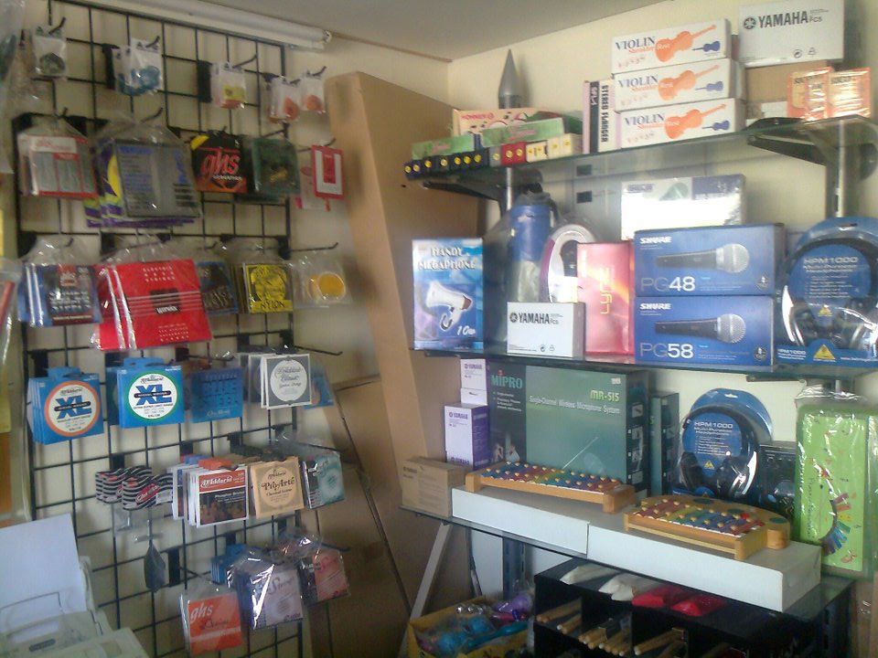 New Mountain Music Instruments Store - Halwan Suburb - Al Yarmook - Sharjah