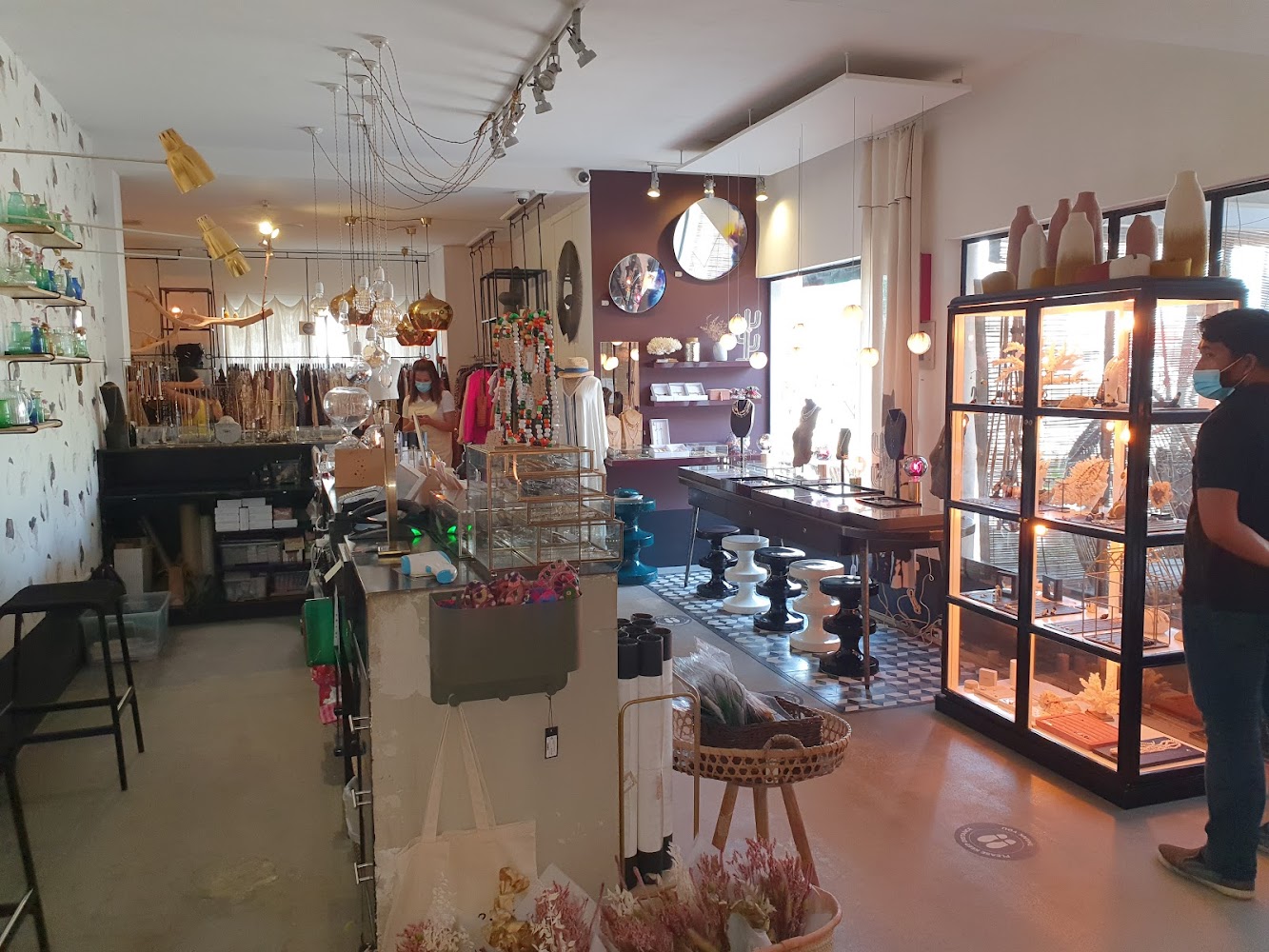 Comptoir 102 Healthy Cafe and Concept Store Dubai - Jumeirah - Jumeirah 1 - Dubai