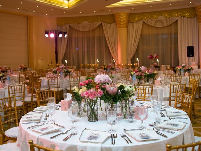 مركز رويال روز للضيافة -  - +971 3 751 1000