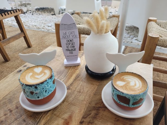White cafe -  - +971 56 129 7478