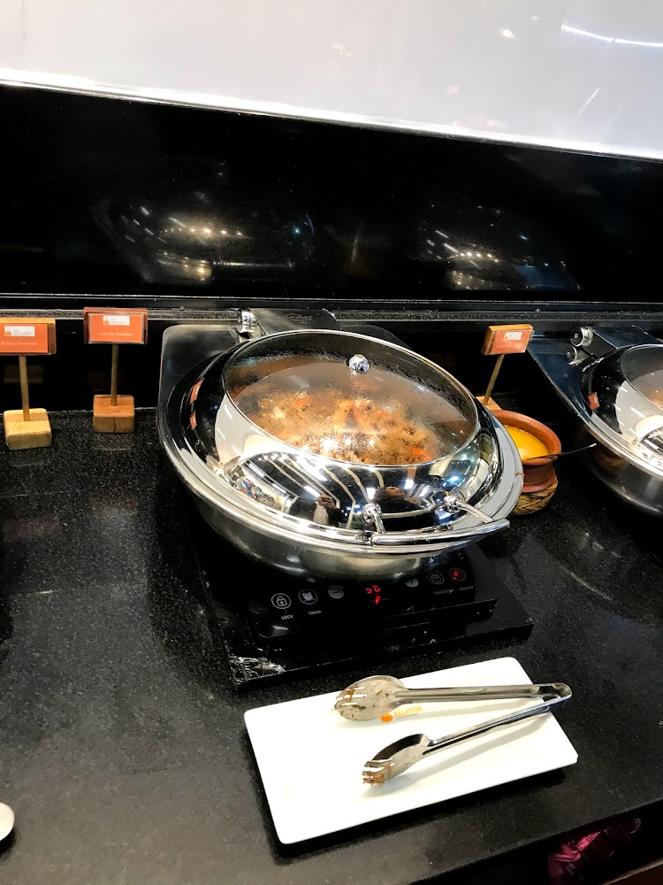 Hot Palayok Restaurant & Grill