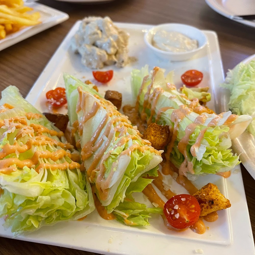 Quotes Restaurant & Cafe - Al Tiwayyah - Abu Dhabi