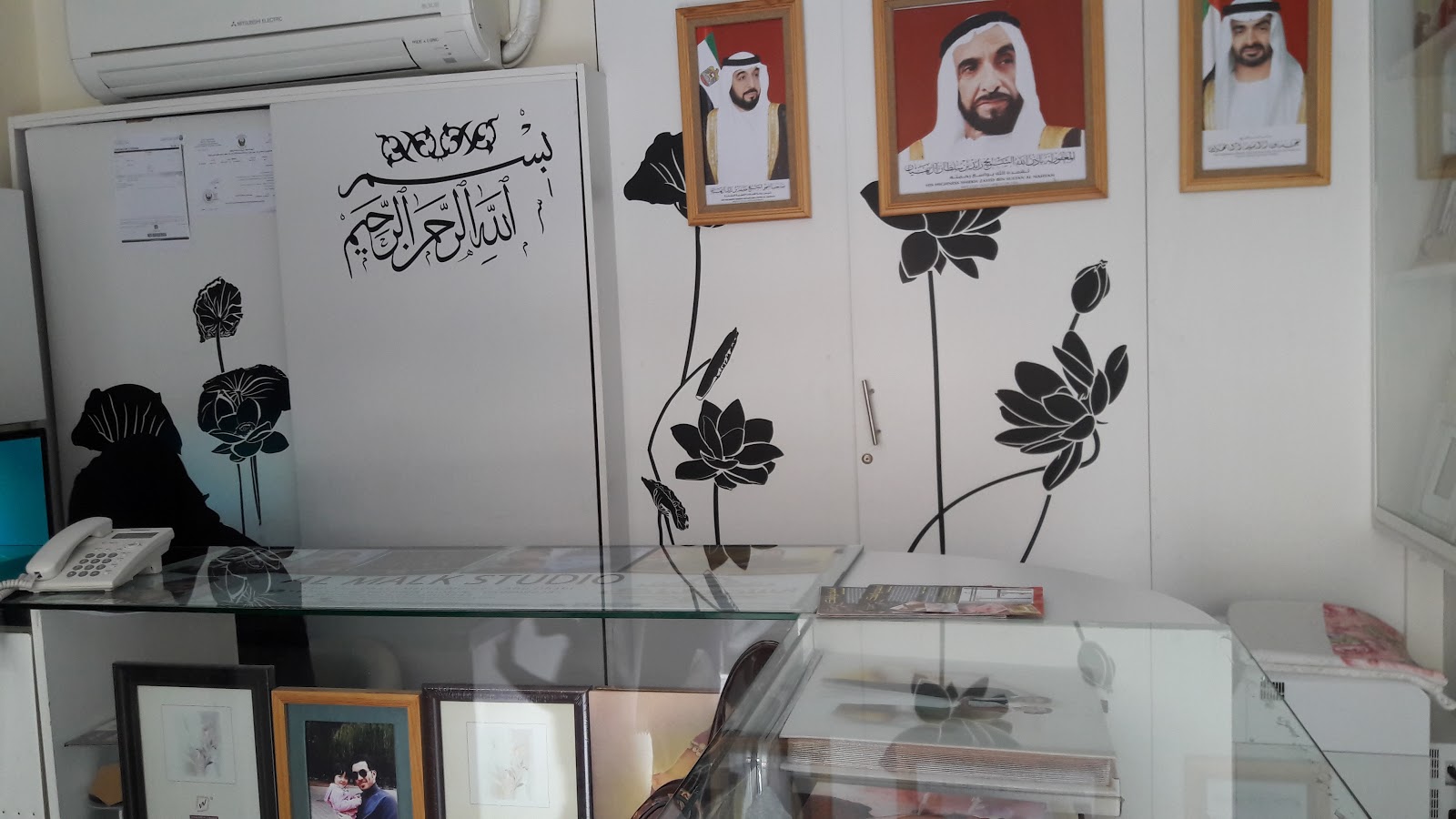 ALMALK STUDIO EVENTS Photographgy استديو الملك - Zone 1 - E20-02 - Abu Dhabi