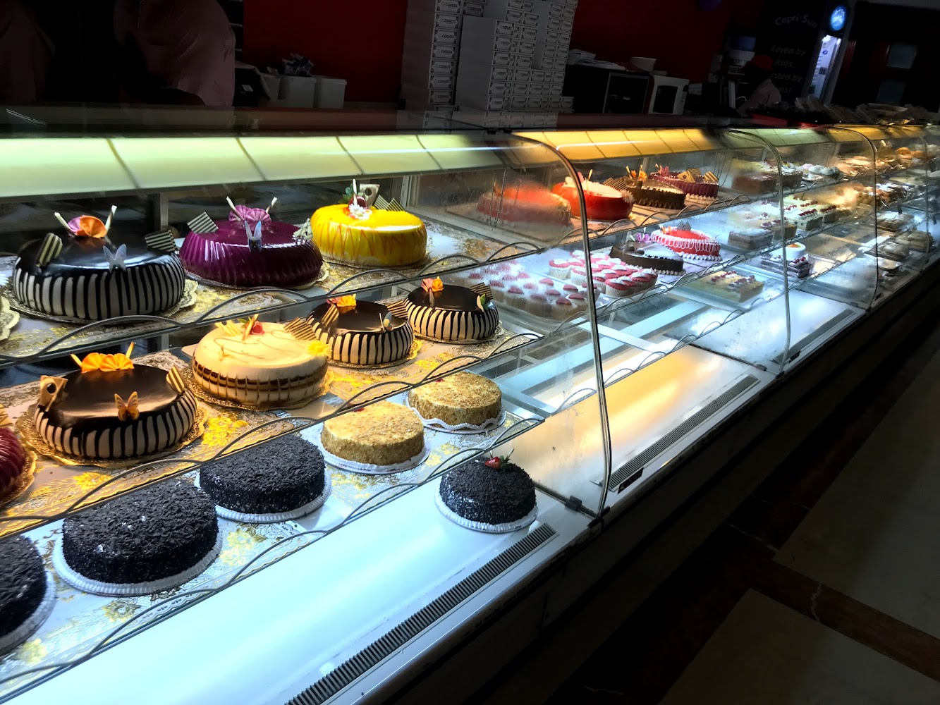 Ceasars Confectionary - Al Gharb - Um Altaraffa - Sharjah