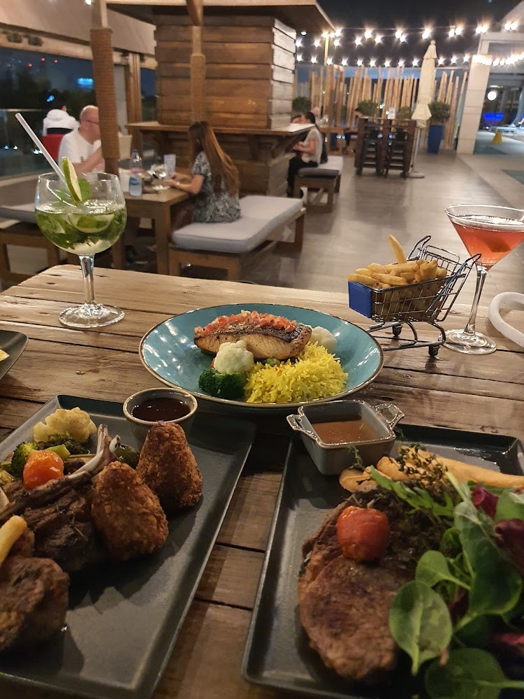 Waves Bar & Outdoor Lounge - Zone 1 - Abu Dhabi