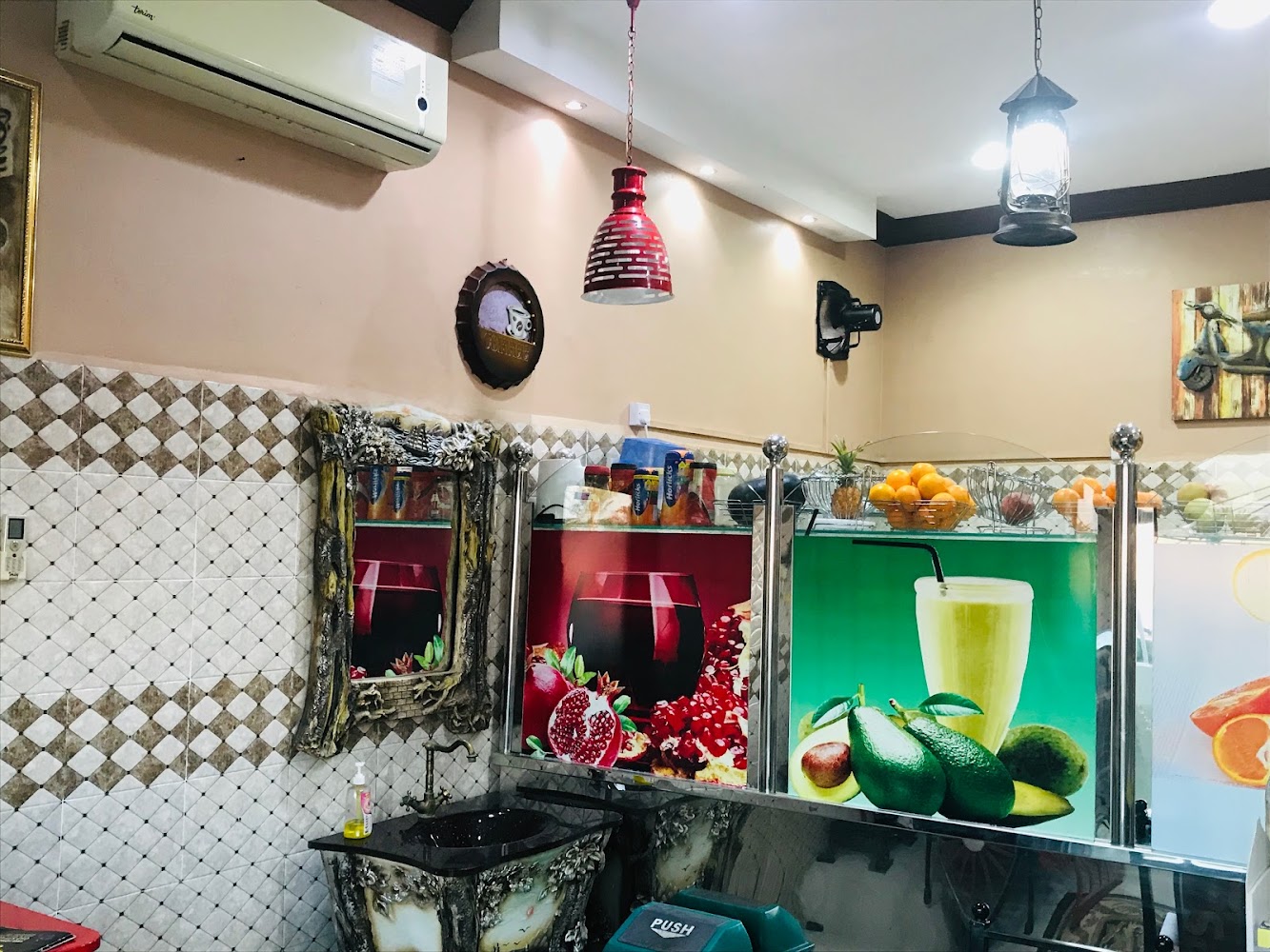 Apple Valey Juice Cafeteria - Al Riqqah - Al Reqqah - Umm Al Quawain