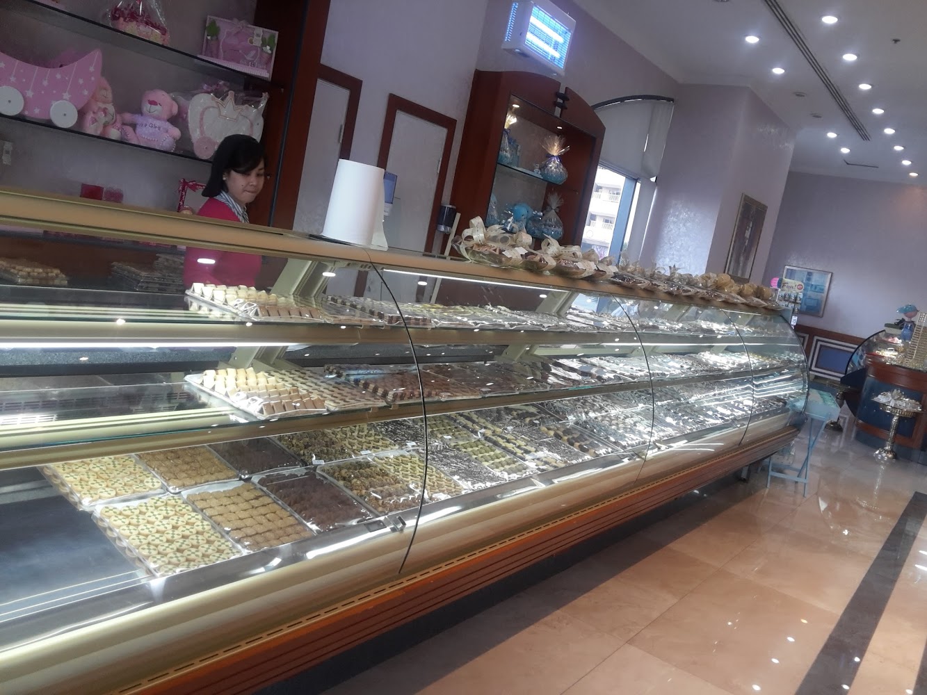 Roche Sweets Sharjah Branch - Al Majaz - Al Majaz 3 - Sharjah